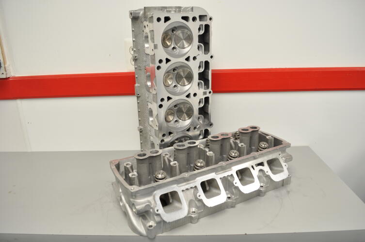 CHRYSLER 6.4L HEMI STAGE 1 STREET SERIES HEADS - CUSTOMER CORE REQUIRED